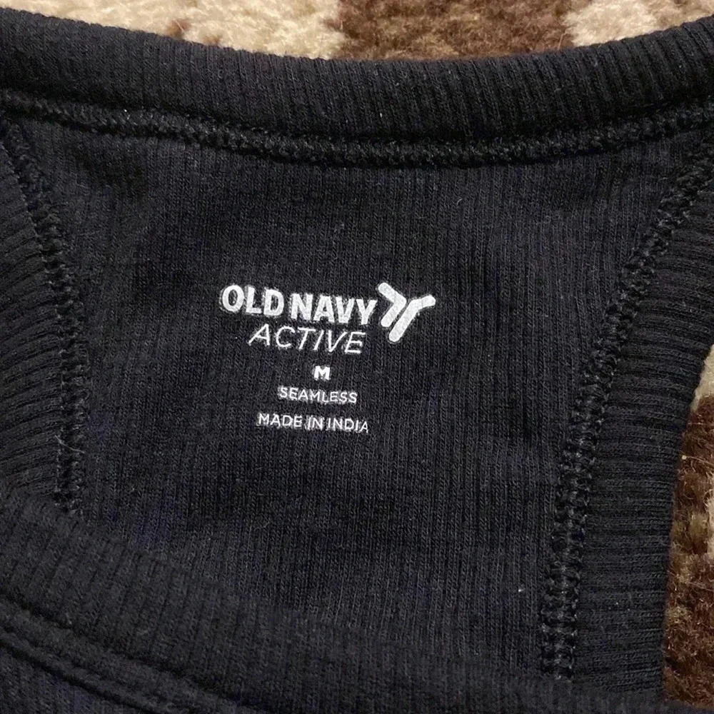 Old Navy Active Ribbed Crop Top - Picture 3 of 3